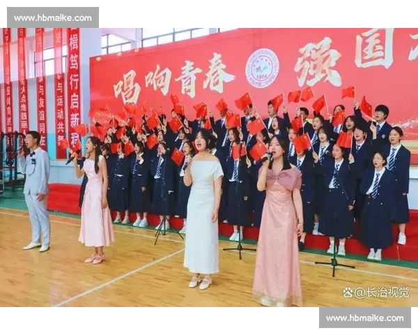 《激情四溢的歌声盛宴唱响梦想舞台展现青春风采》 《激情四溢的歌声盛宴唱响梦想舞台展现青春风采》